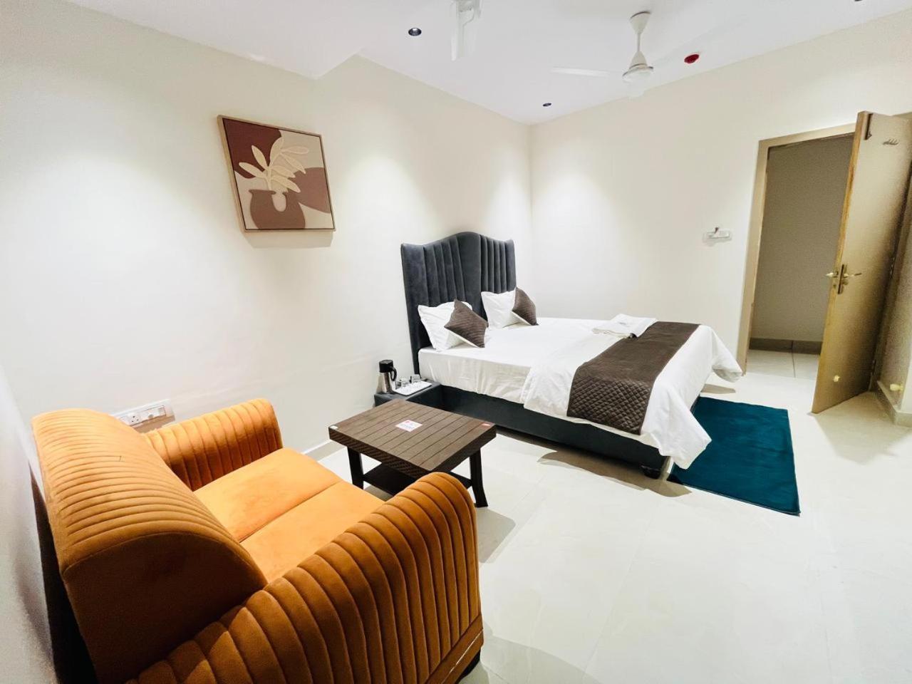 Hotel Royal Sky Morbi Dış mekan fotoğraf